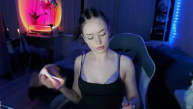 cutefrendlyuser online show from 20, 5, 2026