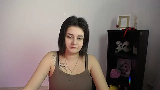 Katrin kiss  online show from 19, 11, 2025