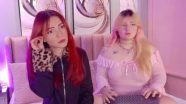 Snapshot of SukiandNaomi chatting on 22, 9, 2025 SukiandNaomi online show from 22, 9, 2025