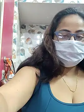 Snapshot of nisha_1110 chatting on 1, 12, 2025 nisha 1110 online show from 1, 12, 2025