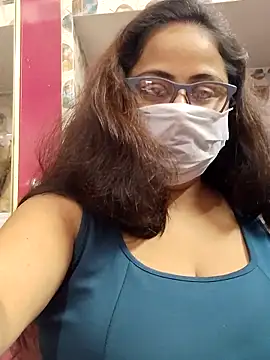 Snapshot of nisha_1110 chatting on 18, 12, 2025 nisha 1110 online show from 18, 12, 2025