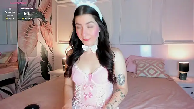 Snapshot of Bambi_cutee chatting on 9, 11, 2025 Bambi cutee online show from 9, 11, 2025