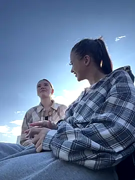 Juice Bunny online show from 19, 9, 2025