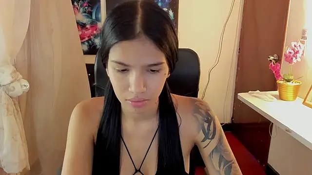 Snapshot of valeria-duarte chatting on 14, 11, 2025 valeria-duarte online show from 14, 11, 2025