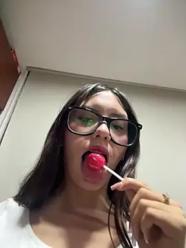 Snapshot of Katie_rawwww chatting on 27, 9, 2025 Katie rawwww online show from 27, 9, 2025