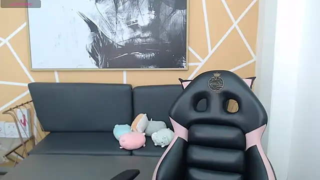 olivia russo  online show from 15, 3, 2026