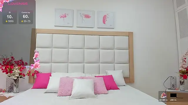 Snapshot of MiaBlakeee chatting on 8, 9, 2025 MiaBlakeee online show from 8, 9, 2025