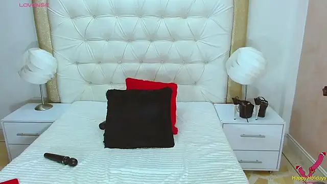 Snapshot of WildScarlet chatting on 7, 2, 2025 WildScarlet online show from 7, 2, 2025