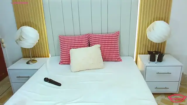 Snapshot of WildScarlet chatting on 6, 10, 2025 WildScarlet online show from 6, 10, 2025