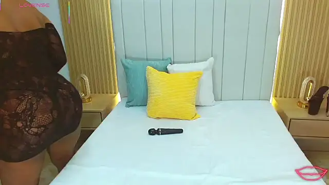 Snapshot of WildScarlet chatting on 27, 10, 2025 WildScarlet online show from 27, 10, 2025