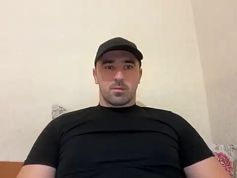 Snapshot of Hard_to_Obey chatting on 14, 11, 2025 Hard to Obey online show from 14, 11, 2025