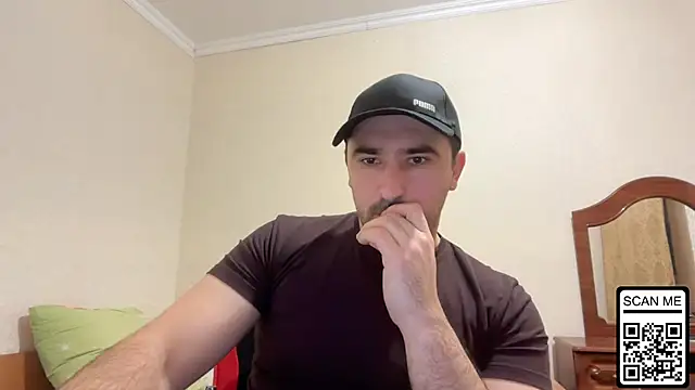 Snapshot of Hard_to_Obey chatting on 17, 12, 2025 Hard to Obey online show from 17, 12, 2025