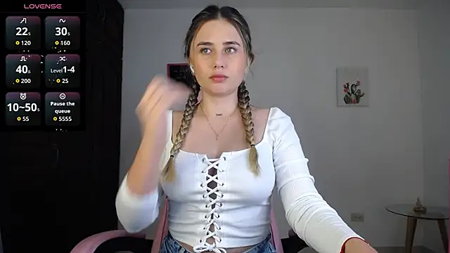 Veronika  Winslow  online show from 11, 9, 2025