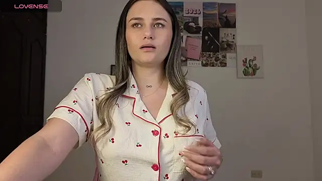 Veronika  Winslow  online show from 1, 5, 2026