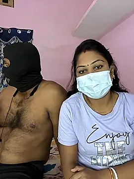 Snapshot of Lovlycouple1 chatting on 6, 10, 2025 Lovlycouple1 online show from 6, 10, 2025