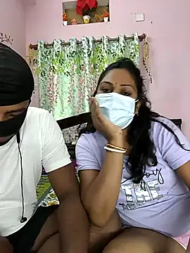 Snapshot of Lovlycouple1 chatting on 10, 10, 2025 Lovlycouple1 online show from 10, 10, 2025