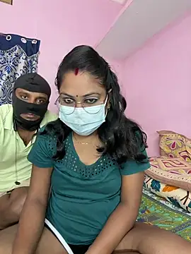 Snapshot of Lovlycouple1 chatting on 28, 10, 2025 Lovlycouple1 online show from 28, 10, 2025