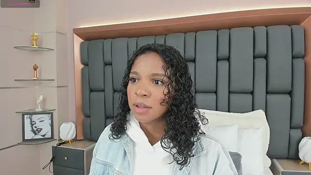 LisaMendez online show from 19, 10, 2025