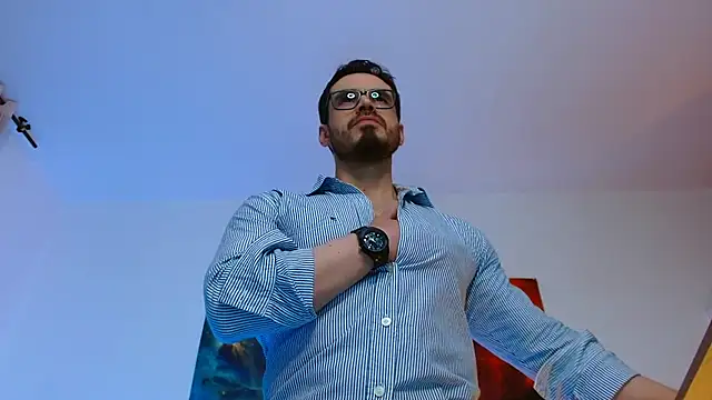 Axel Lover online show from 3, 10, 2025