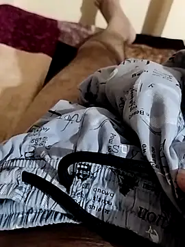 Snapshot of Samlevis7052 chatting on 28, 9, 2025 Samlevis7052 online show from 28, 9, 2025