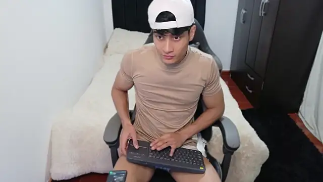 Snapshot of stylish_men chatting on 16, 10, 2025 stylish men online show from 16, 10, 2025