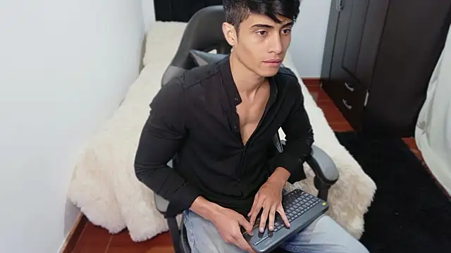 Snapshot of stylish_men chatting on 21, 10, 2025 stylish men online show from 21, 10, 2025