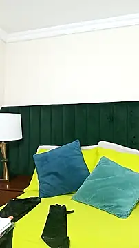 kiraGeiner online show from 6, 11, 2025