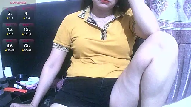 Snapshot of Owe_chan chatting on 1, 7, 2026 Owe chan online show from 1, 7, 2026