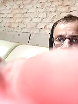 Snapshot of -iskop- chatting on 28, 10, 2025 -iskop- online show from 28, 10, 2025