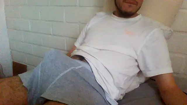 Snapshot of ProfeC4m chatting on 14, 10, 2025 ProfeC4m online show from 14, 10, 2025