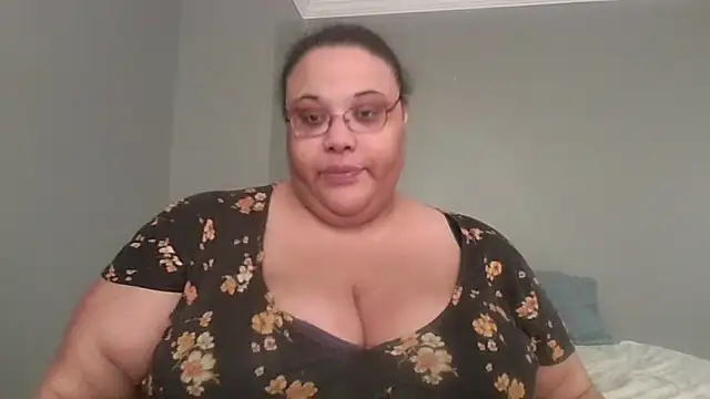 SexyBBW10790 online show from 11, 4, 2026