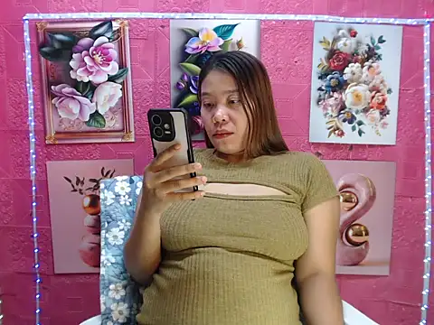 Snapshot of wild_rose69 chatting on 11, 4, 2026 wild rose69 online show from 11, 4, 2026