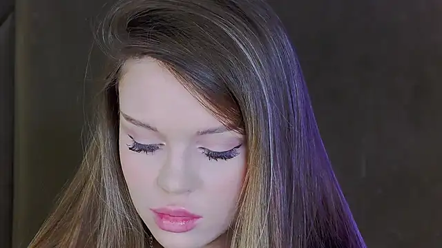 MarilynNova online show from 30, 11, 2025