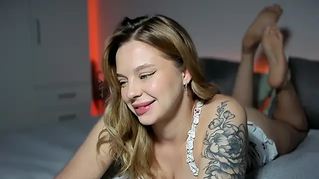 LilyFlamee online show from 11, 2, 2026