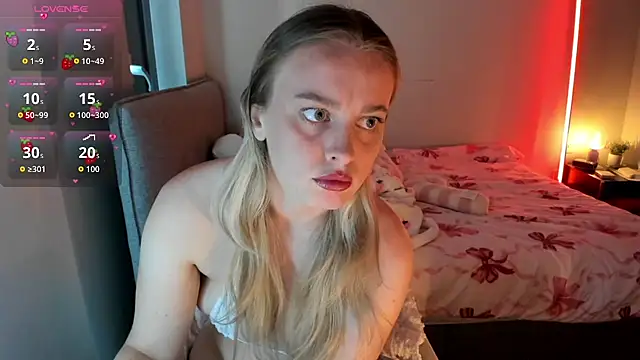 Snapshot of jjulietterose chatting on 8, 4, 2026 jjulietterose online show from 8, 4, 2026