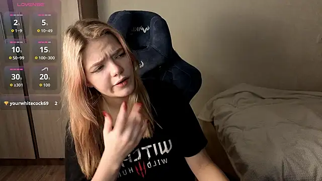 Snapshot of KatanaSVibe chatting on 30, 10, 2025 KatanaSVibe online show from 30, 10, 2025