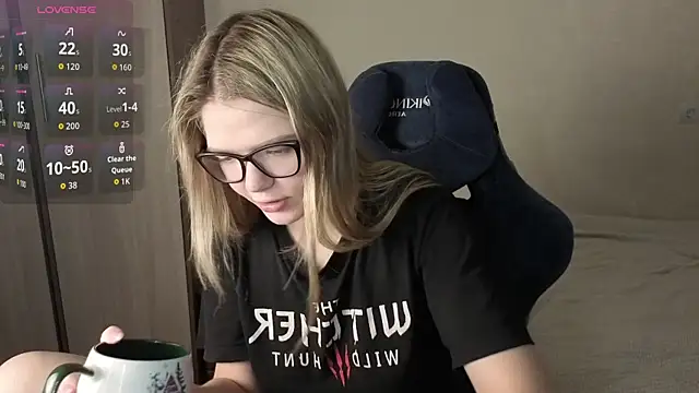 Snapshot of KatanaSVibe chatting on 28, 11, 2025 KatanaSVibe online show from 28, 11, 2025