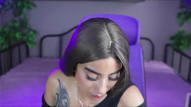 Emma and Issac online show from 5, 2, 2026