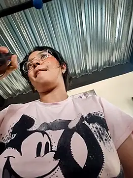 Lily-o online show from 23, 11, 2025