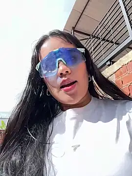 laure torres online show from 25, 5, 2026