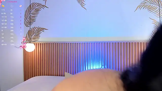 Snapshot of Valleriie_ chatting on 16, 10, 2025 Valleriie online show from 16, 10, 2025