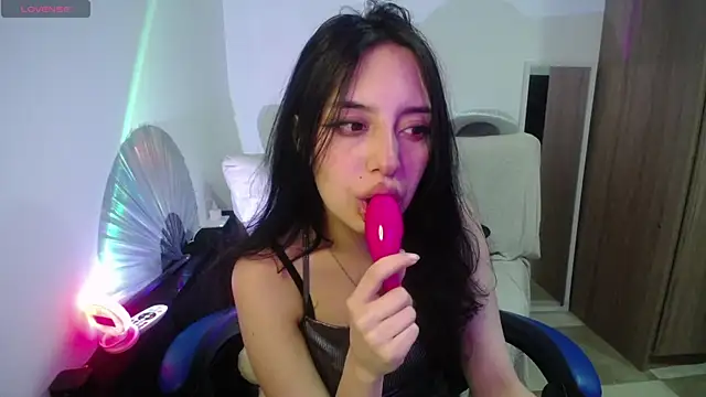 Snapshot of immisssilver chatting on 8, 11, 2025 immisssilver online show from 8, 11, 2025