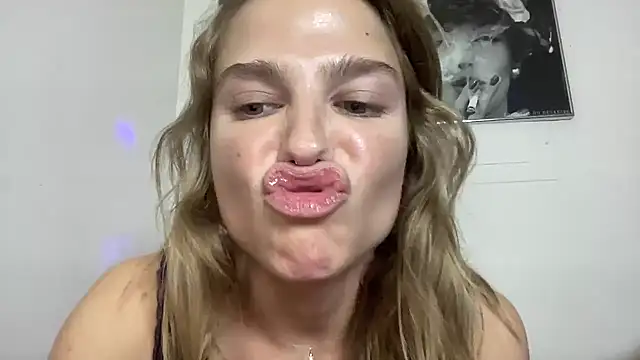 Snapshot of sweetceeme chatting on 16, 6, 2026 sweetceeme online show from 16, 6, 2026
