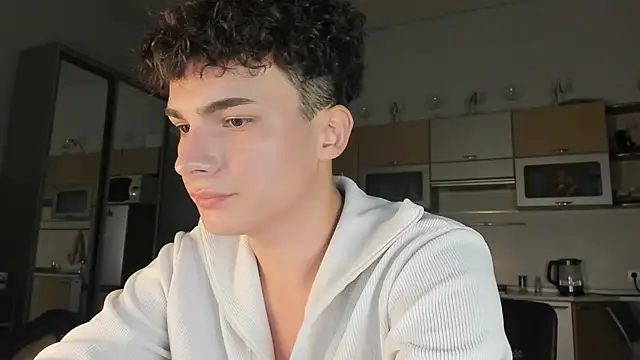 Snapshot of mystic_evan chatting on 16, 9, 2025 mystic evan online show from 16, 9, 2025