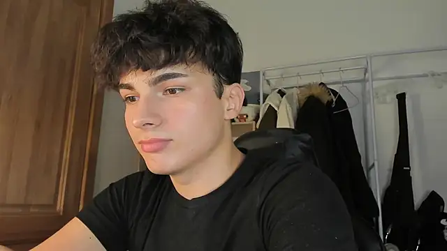 Snapshot of mystic_evan chatting on 16, 10, 2025 mystic evan online show from 16, 10, 2025