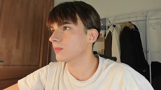 Snapshot of mystic_evan chatting on 20, 10, 2025 mystic evan online show from 20, 10, 2025