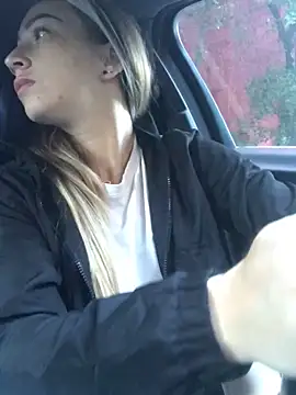 Reina Cummings online show from 16, 9, 2025