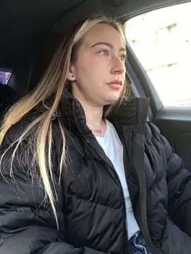 Reina Cummings online show from 1, 10, 2025