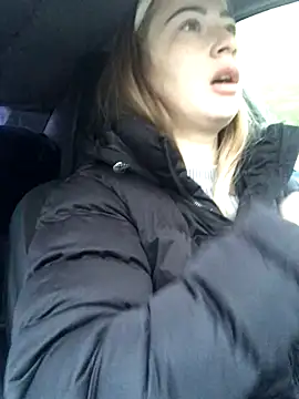 Reina Cummings online show from 4, 10, 2025