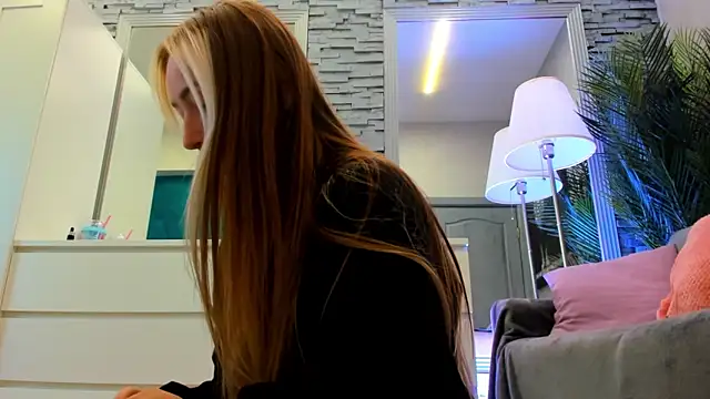 Reina Cummings online show from 1, 5, 2026